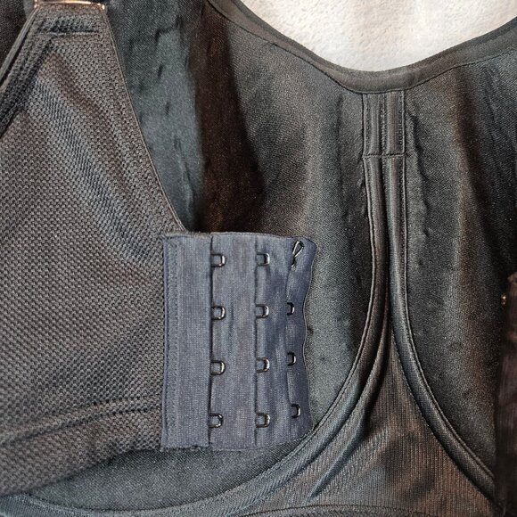 Livi Active Molded Underwire Sports Bra Womens 40F Black Gray High Support - Picture 12 of 15